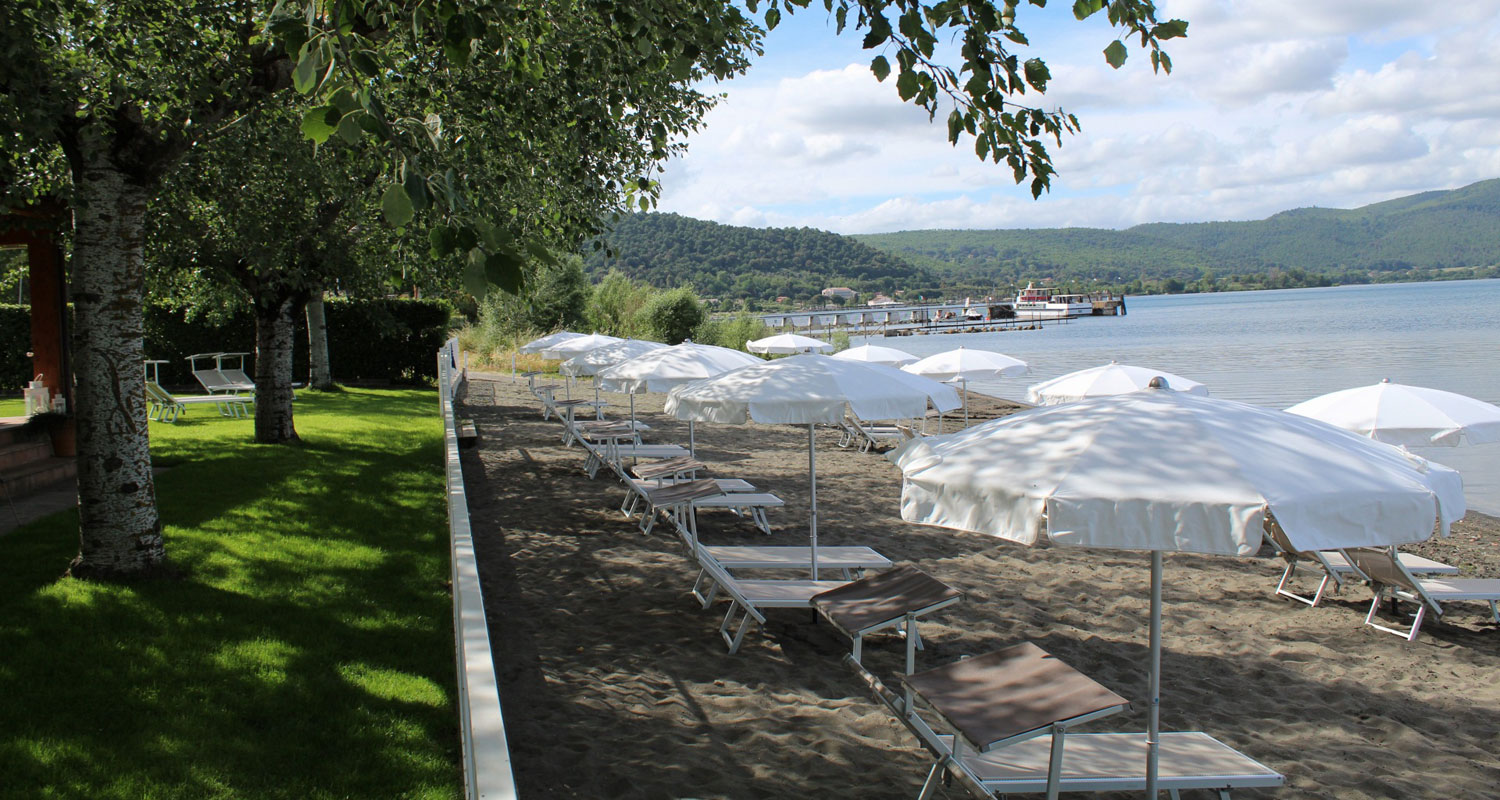 Noleggio lettini sul lago Planet Sail Bracciano